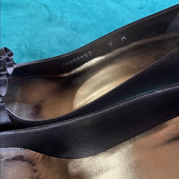 Stuart Weitzman Women's Black Peep Toe Heels - Picture 2 of 6